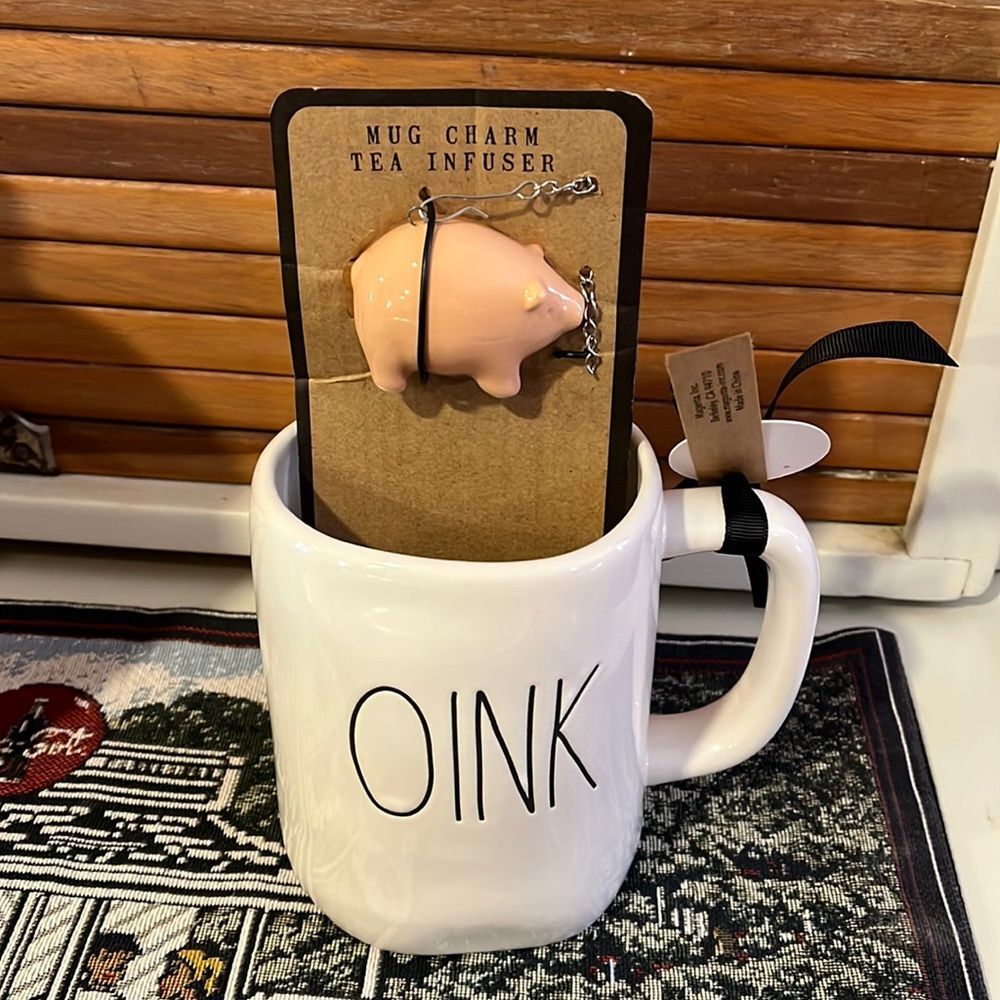NWT Rae Dunn mug with tea infuser